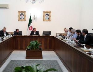 دولت از دستاورد خود در ایجاد ثبات اقتصادی دفاع می‌کند