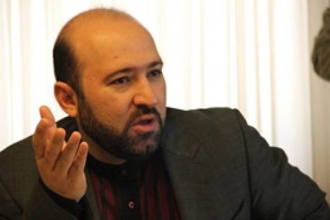برنامه‌ریزی برای تاک‌شوی تفریحی/ علی ضیا شب عید فطر بازمی‌گردد