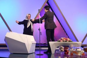 حمید هیراد و ماجرای عشق نوجوانی‌اش که از دنیا رفت/ تصاویر خواننده پرطرفدار در کنار مادرش