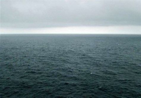 سانچی با پهلوی راست دریای شرقی آرام گرفته است