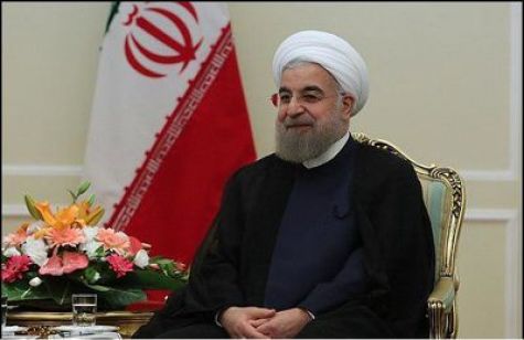 روحانی: انقلابی گری؛ کاستن از فاصله‌ها، امید آفرینی و کمک به توسعه مادی و معنوی کشور است