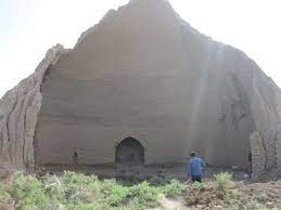 یخچال تاریخی مهاباد در شهرستان اردستان مرمت می شود